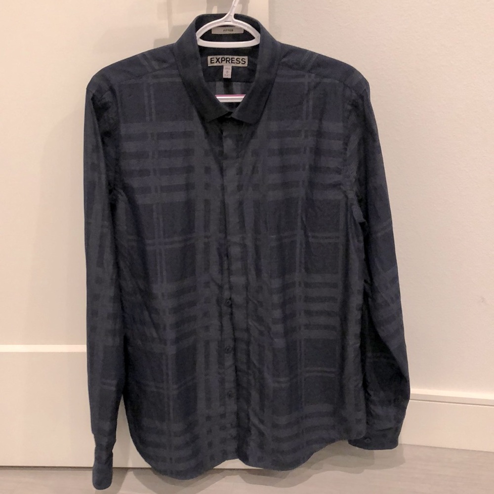 Men’s Medium Fitted Express dress shirt
